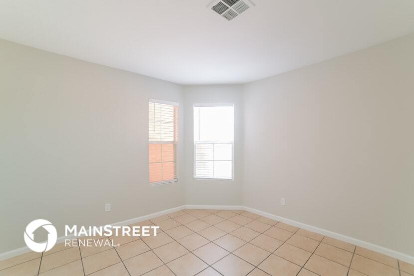 Building Photo - 9017 W Cambridge Ave