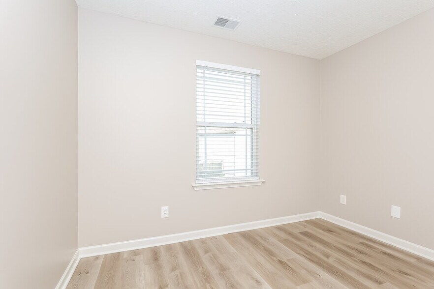 Building Photo - 607 Rock Gln Trce