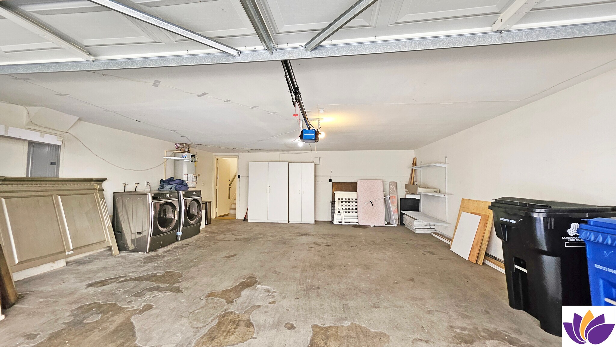 Building Photo - 18130 Oxnard St