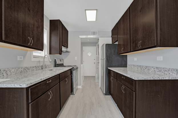 Building Photo - 8837 S Talman Ave