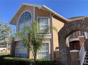Building Photo - 2444 Sweetwater Club Cir