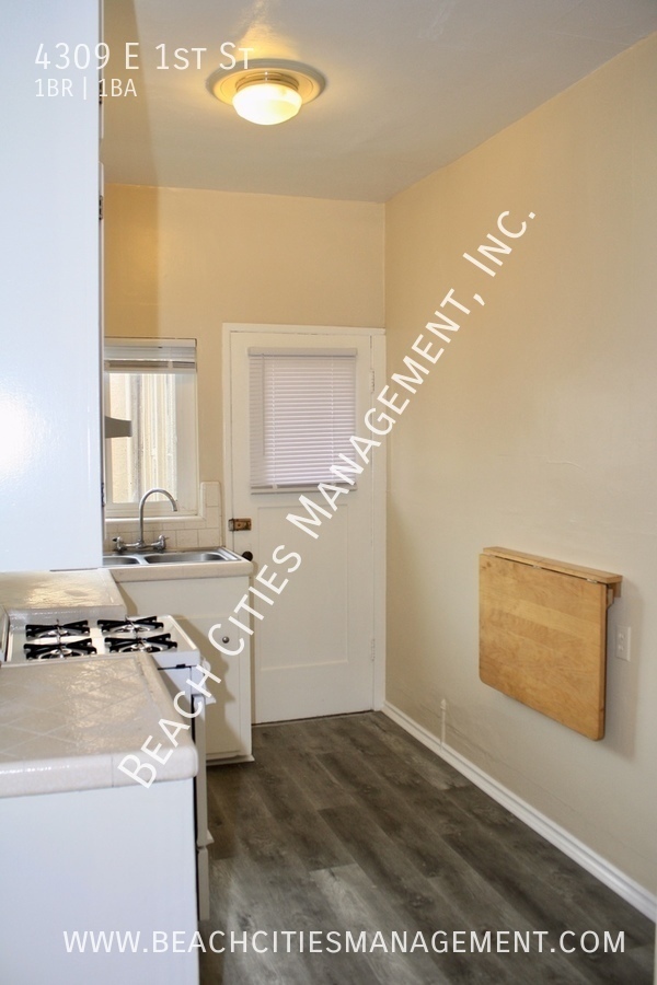 Building Photo - Lovely One Bedroom in Belmont Shore with g...