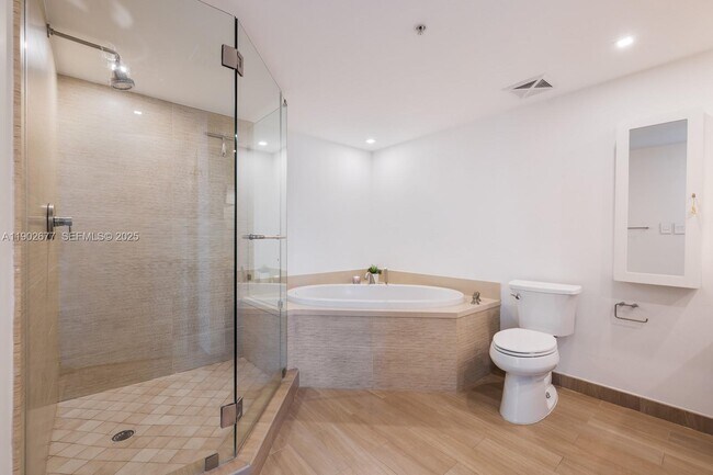 Building Photo - 7928 East Dr