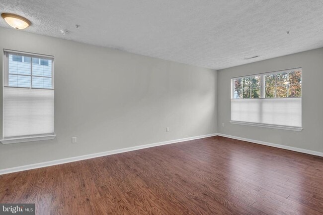 Building Photo - 10 Ironstone Ct