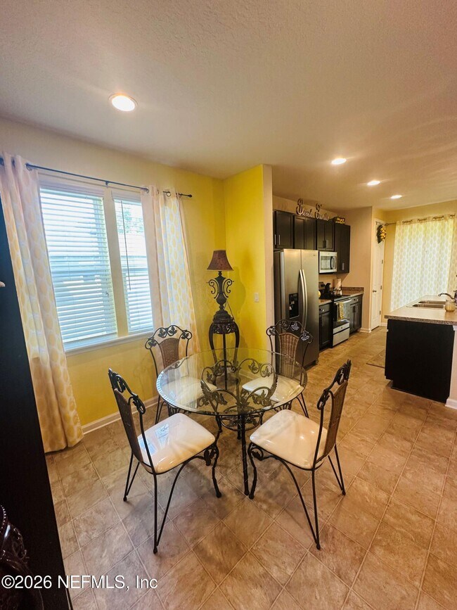 Building Photo - 12573 Grn Mdw Dr