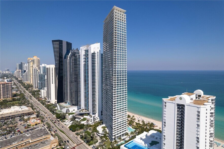 Building Photo - 16901 Collins Ave