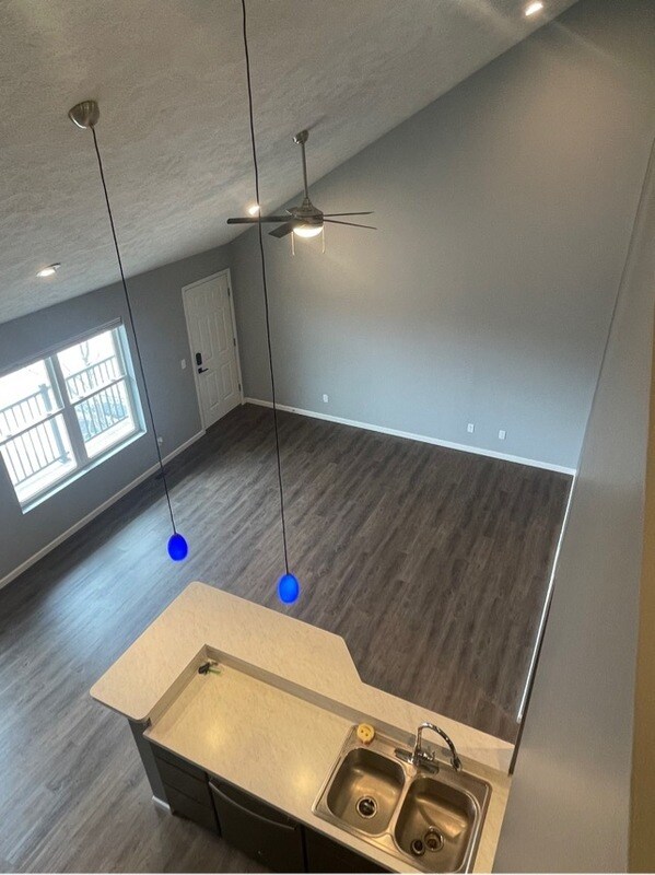 Building Photo - 2304 W George St