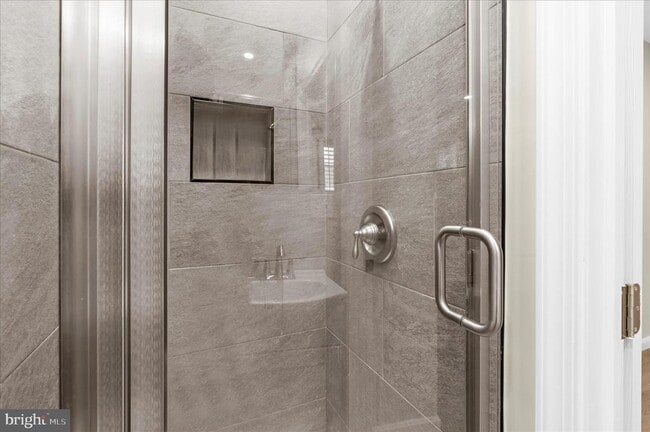 Building Photo - 38 Bloomsbury Ave