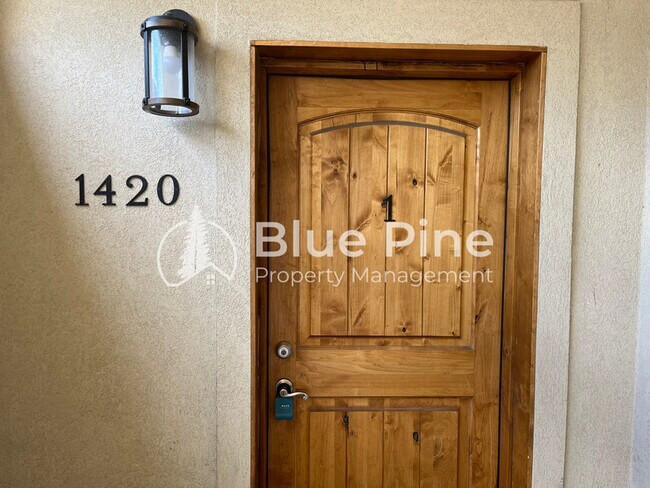 Building Photo - 1420 E 17th St