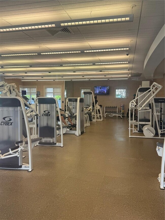 Building Photo - 20000 E Country Club Dr