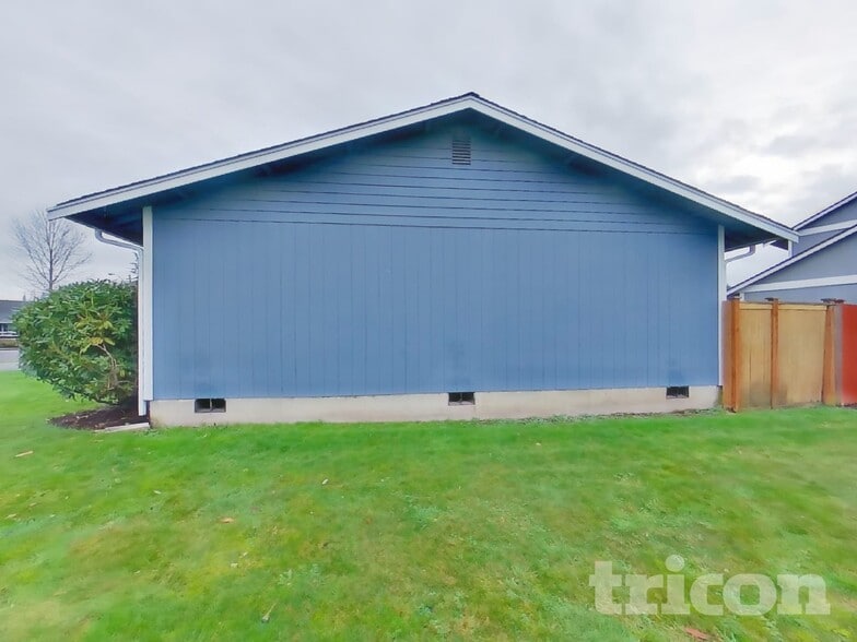 Building Photo - 1504 8th Ave Ct SE