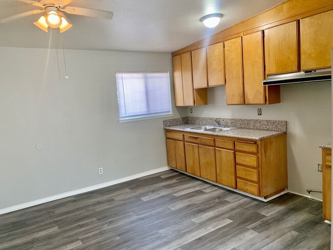 Building Photo - Fully Updated 3/1
