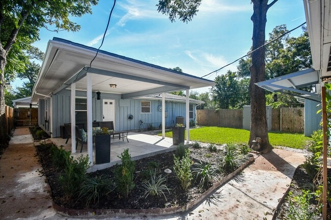 Primary Photo - 4113 Edison St