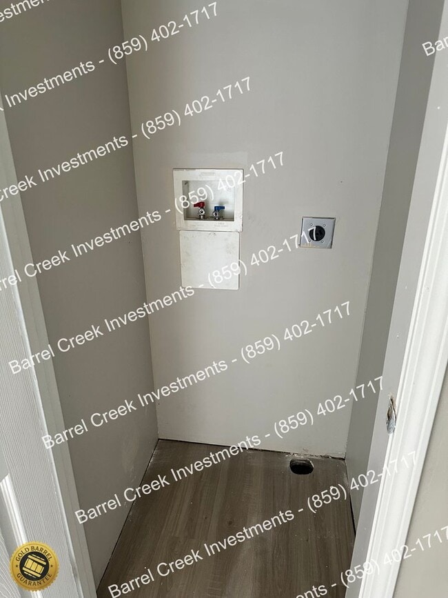 Building Photo - 2-Bedroom, 1-Bath Home with Garage!