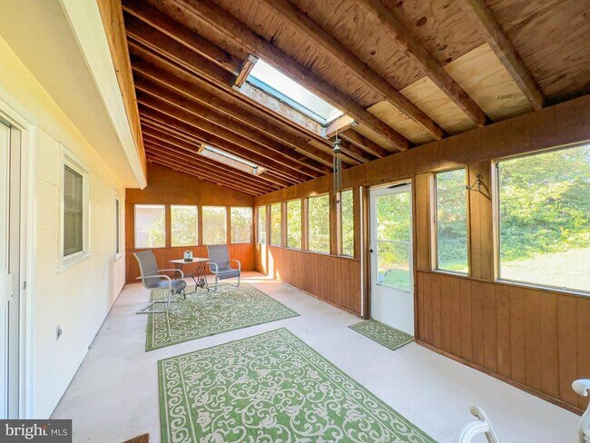 Building Photo - 3418 Medina Ln