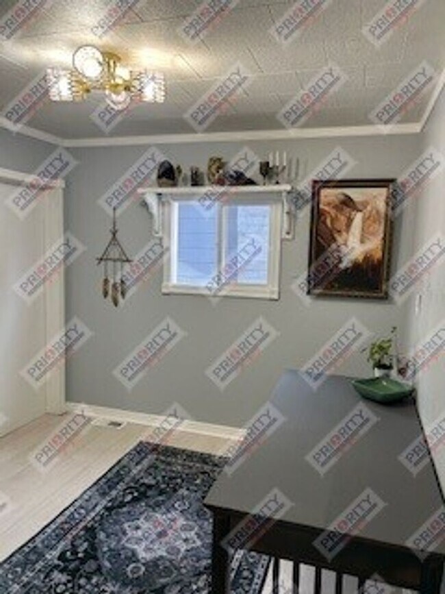 Building Photo - Charming Downtown House For Rent