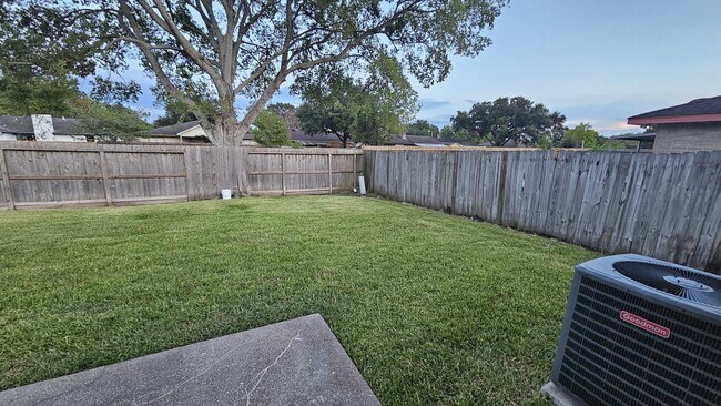 Building Photo - 10303 Old Towne Ln