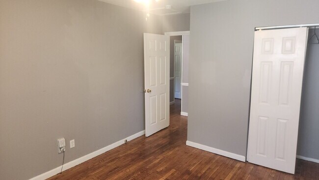 Building Photo - 10501 Baron Dr