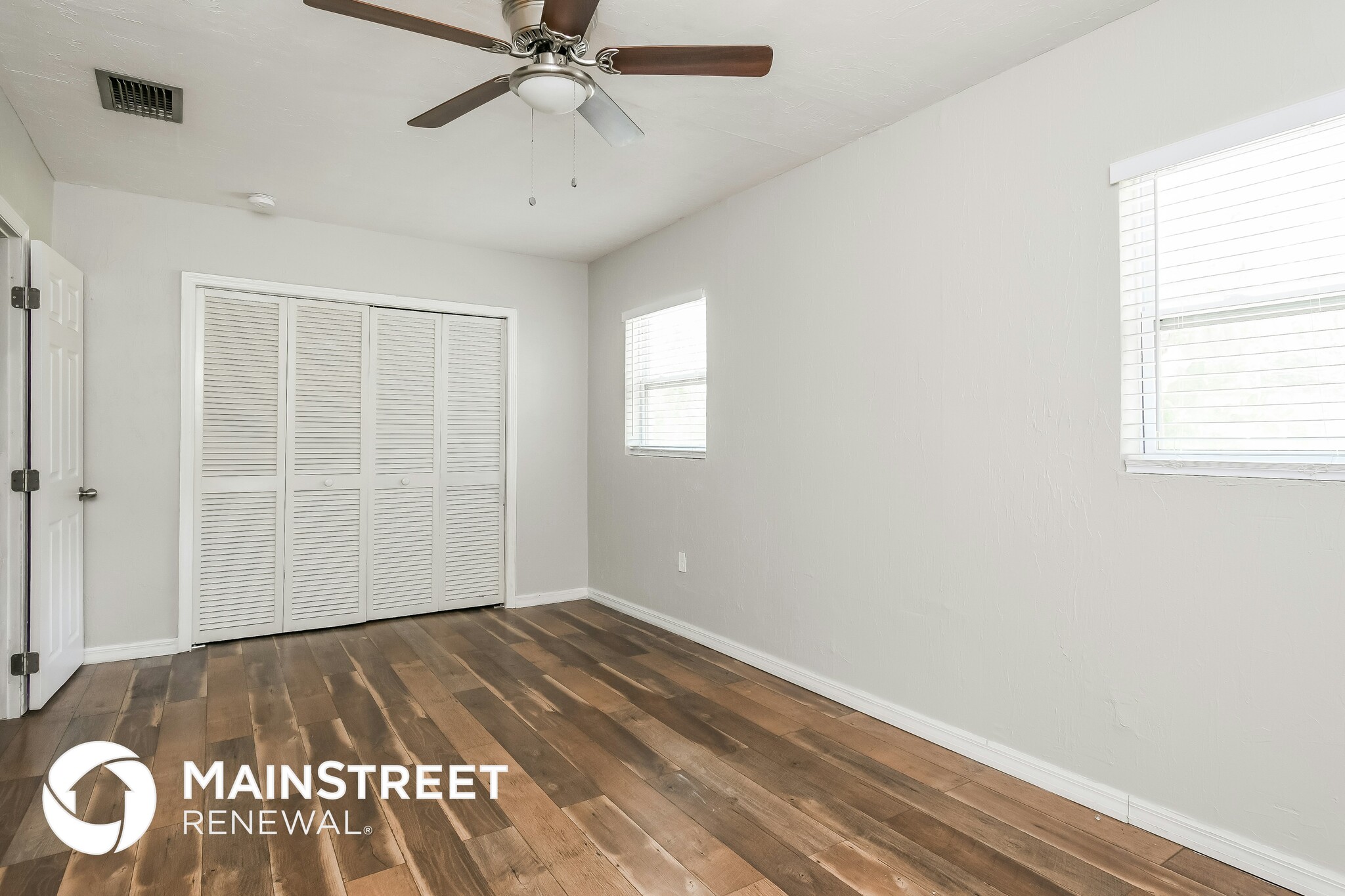 Building Photo - 825 E Jackson Ave