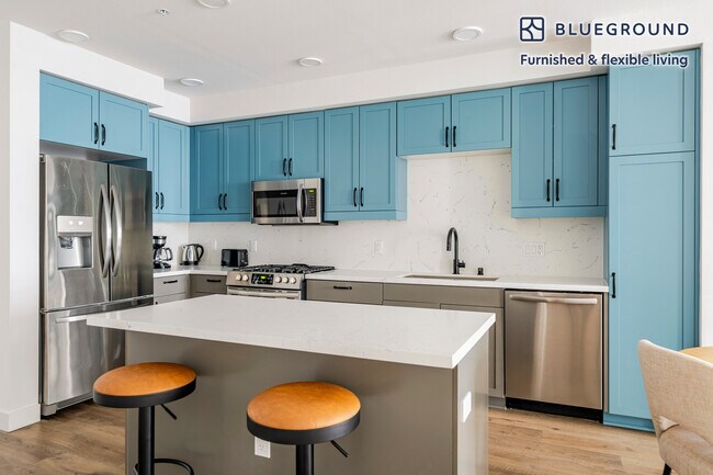 Building Photo - 635 Robinson Ave