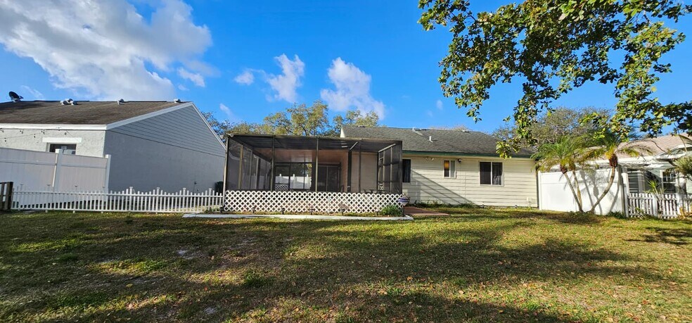 Building Photo - 1251 SW 84th Ter