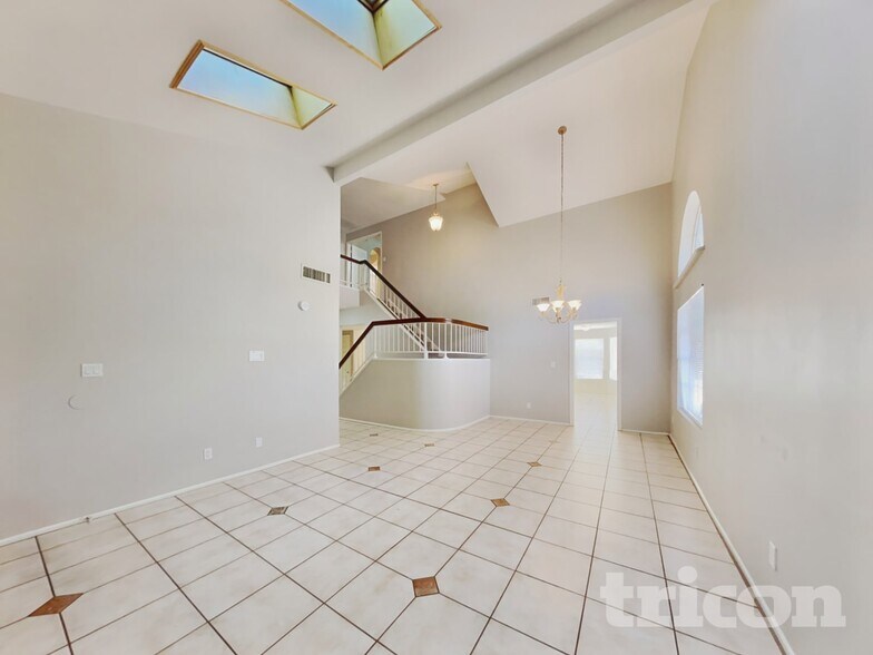 Building Photo - 5214 E Fountain St