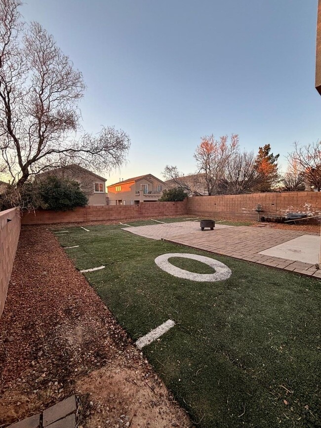 Building Photo - 2631 Violeta Cir SE