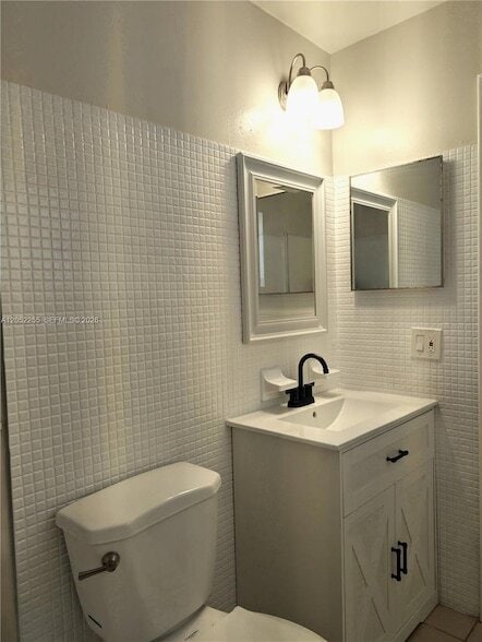 Building Photo - 888 SW 62nd Ave