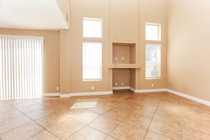 Building Photo - 7300 Lost Shadow Ct