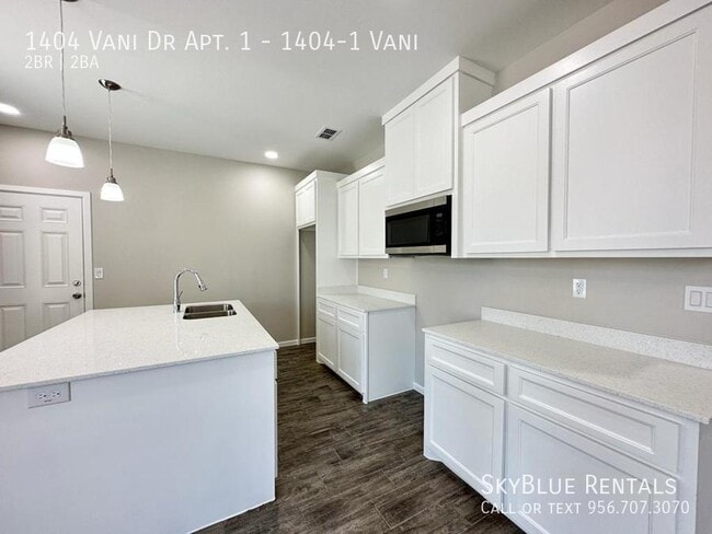 Building Photo - 1404 Vani Dr