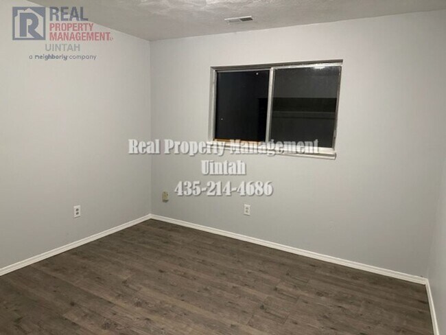 Building Photo - Cute 1-to-2-bedroom apartment.  MOVE IN SPECIAL!!!! $400 OFF FIRST MONTHS RENT WHEN YOU SIGN A 12...