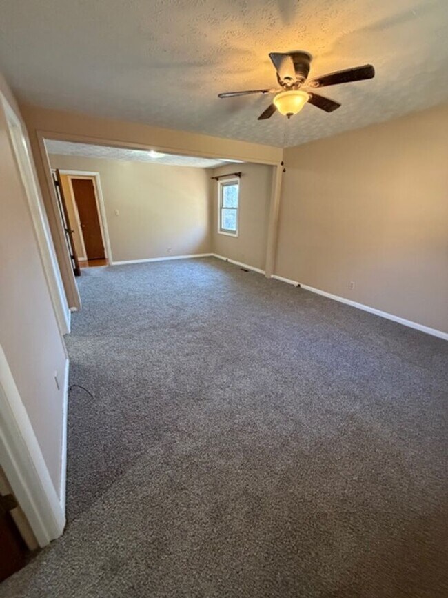 Building Photo - Charming 3 Bed, 2 Bath Warner Robins Home!