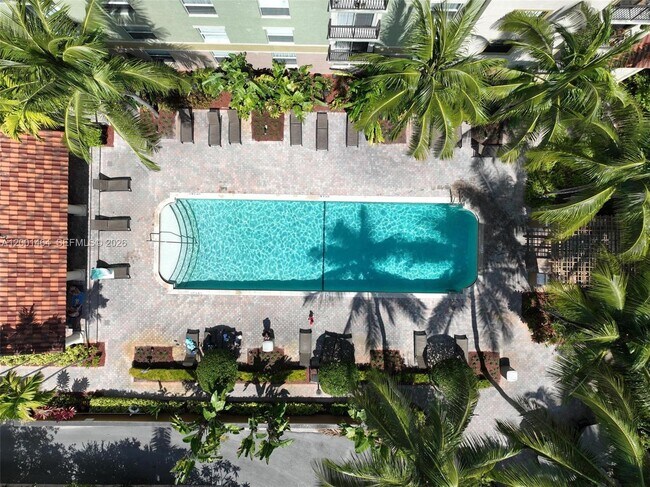 Building Photo - 1919 Van Buren St