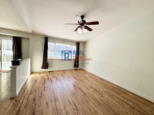 Building Photo - 4620 E Bennington Ave