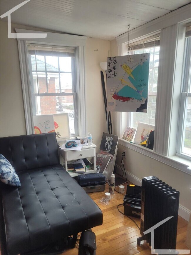 Building Photo - No Brokers Fee, Steps from the T Stop. Eat-in Kitchen, Laundry on a Site, Parking for Rent