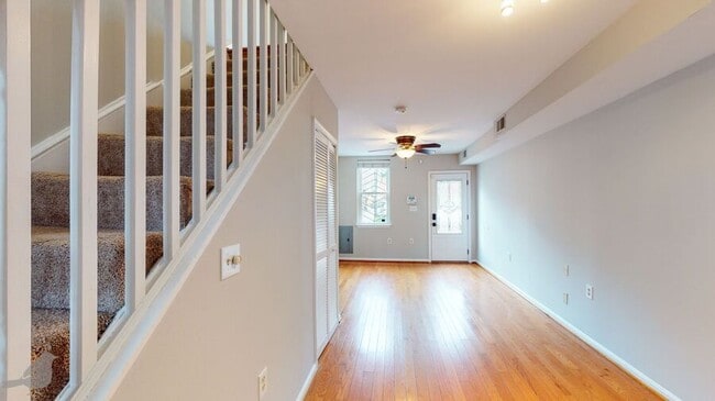 Building Photo - 404 Richardson Pl NW