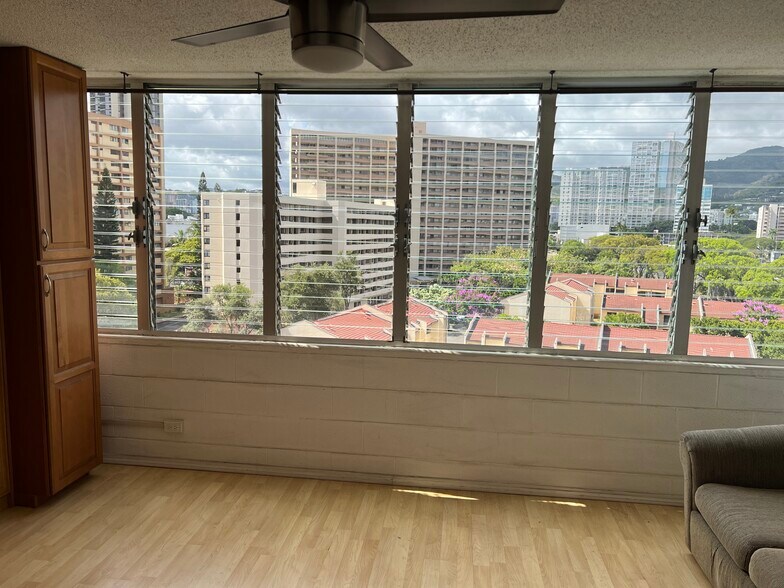 Studio View - 1650 Kanunu St