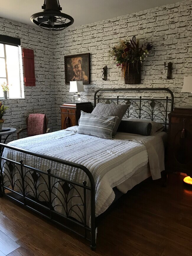 Bedroom - 4949 Genesta Ave