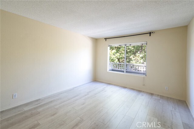 Building Photo - 5 Elmbrook
