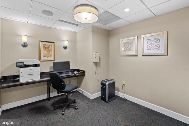 Building Photo - 4601 N Park Ave