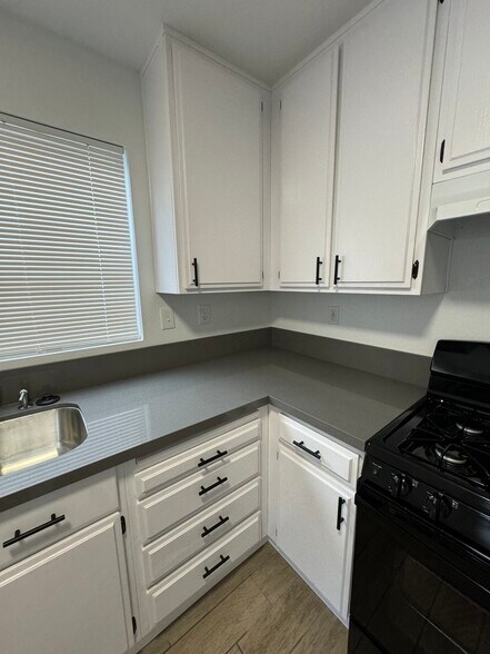 Building Photo - 366 Samsara Ct