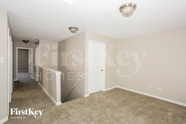 Building Photo - 2025 Beckwith Ln