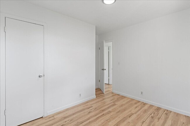 Building Photo - 515 Lower Kimo Dr