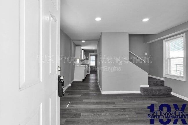 Building Photo - 2767 Hiawatha St