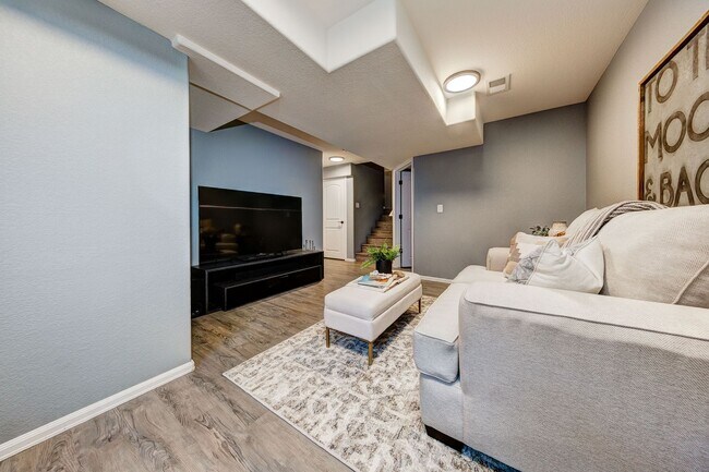 Building Photo - 2963 Denver Dr
