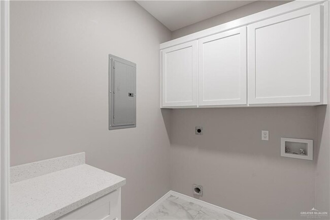 Building Photo - 16 Sherman St