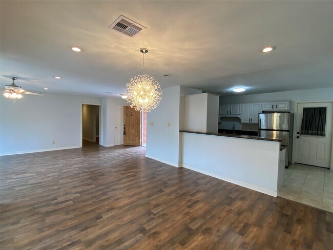 Building Photo - 16 Harbor Ln