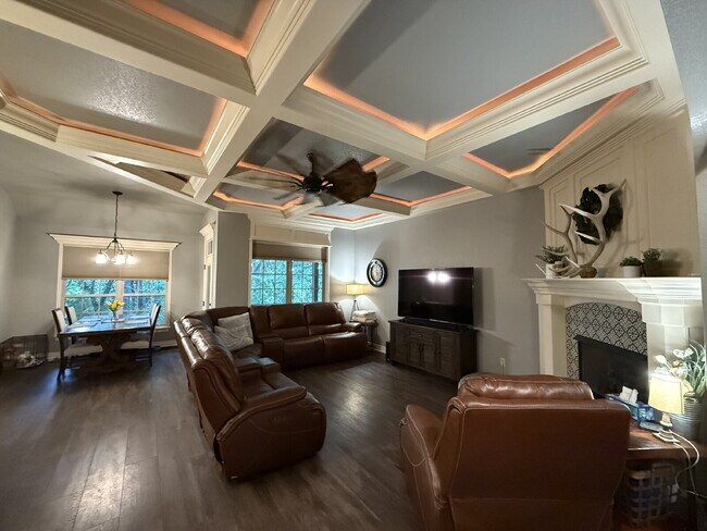 Building Photo - Pre-leasing for September - 5BR with all of the extras!