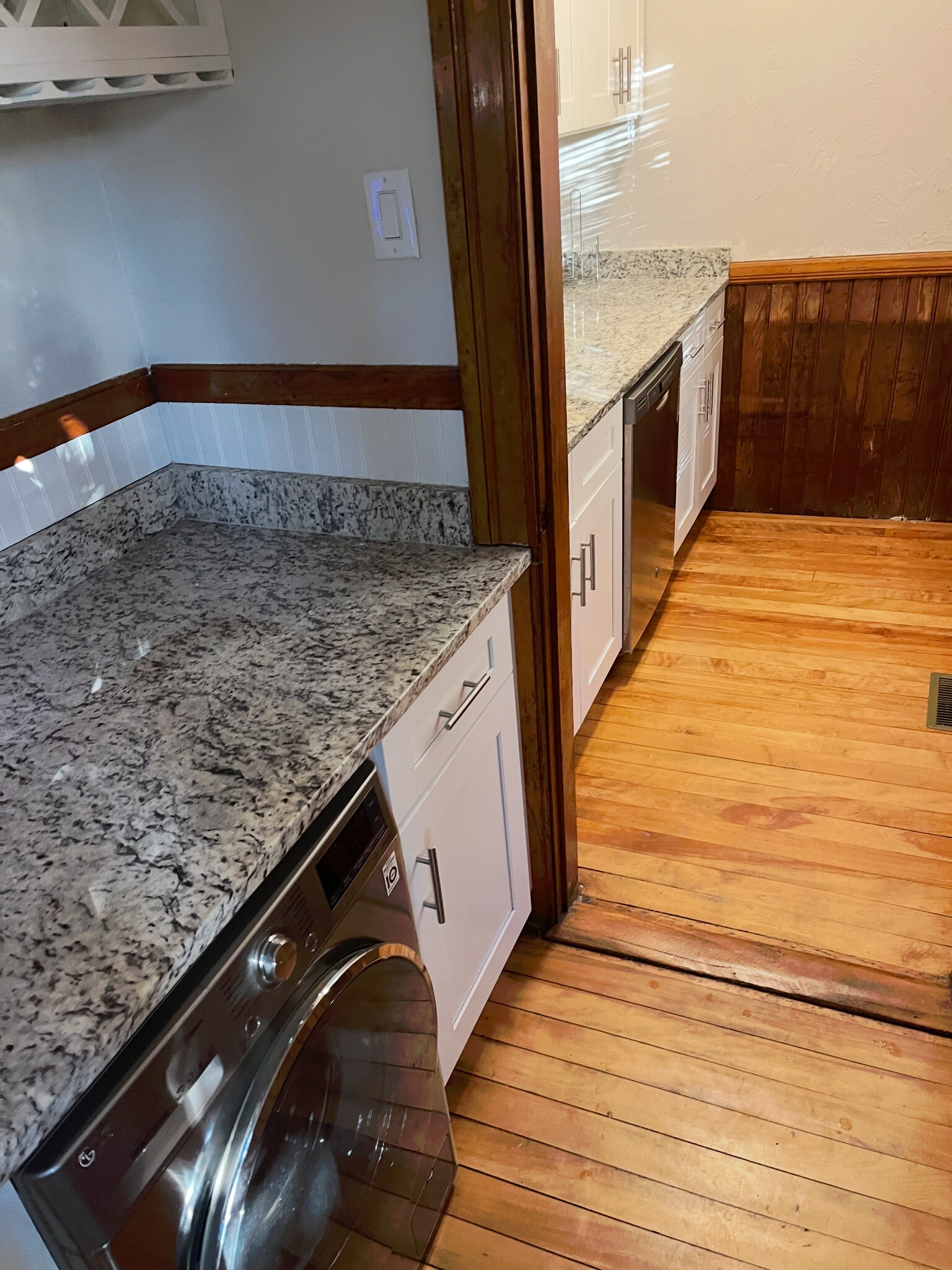 Building Photo - 77 Sterling St