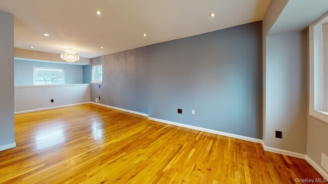 Building Photo - 511 Freeman Ave